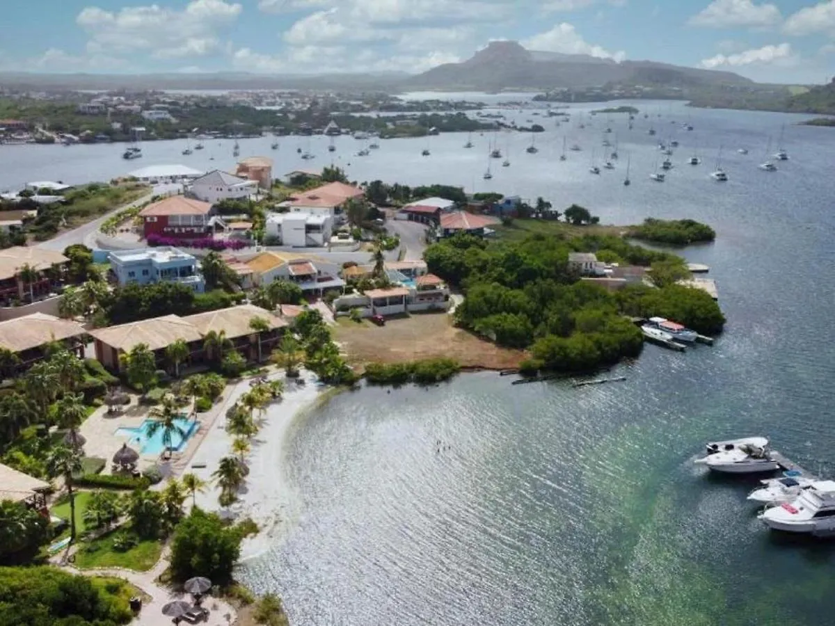 Lush Holiday Home In Willemstad With Pool Curacao