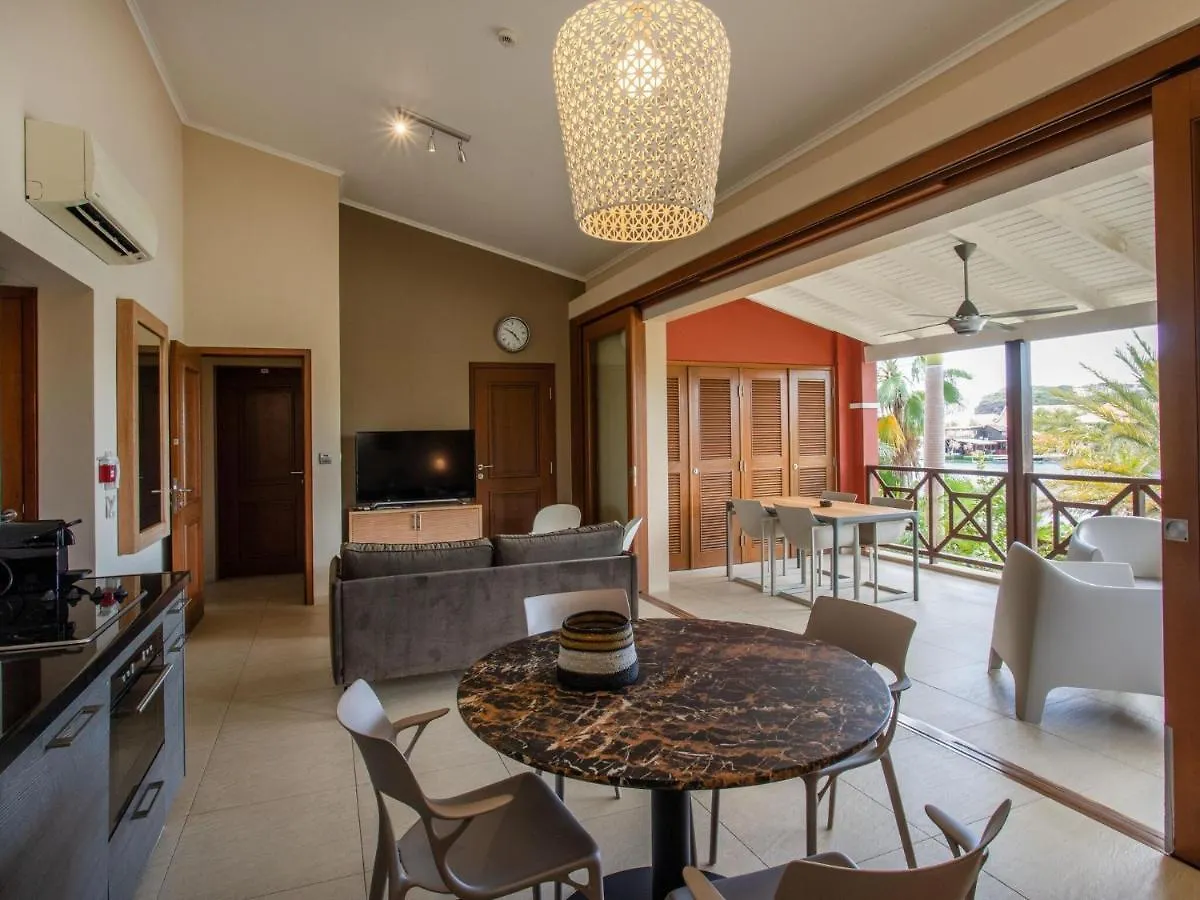 Lush Holiday Home In Willemstad With Pool