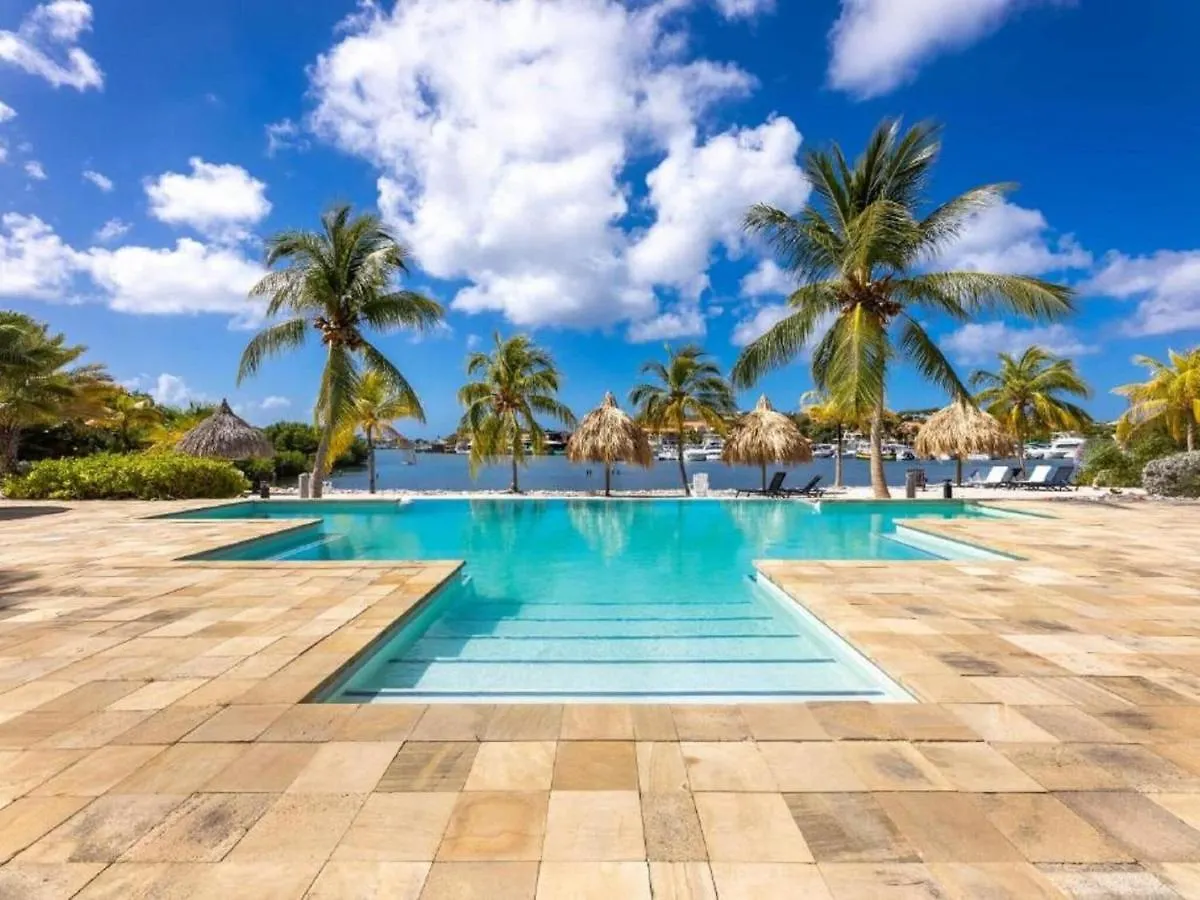 Lush Holiday Home In Willemstad With Pool