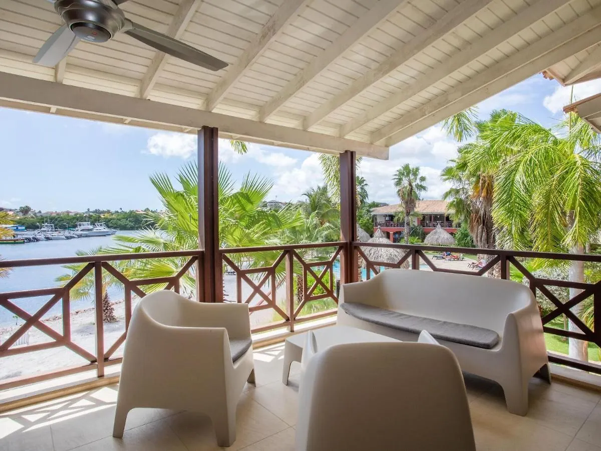 Lush Holiday Home In Willemstad With Pool