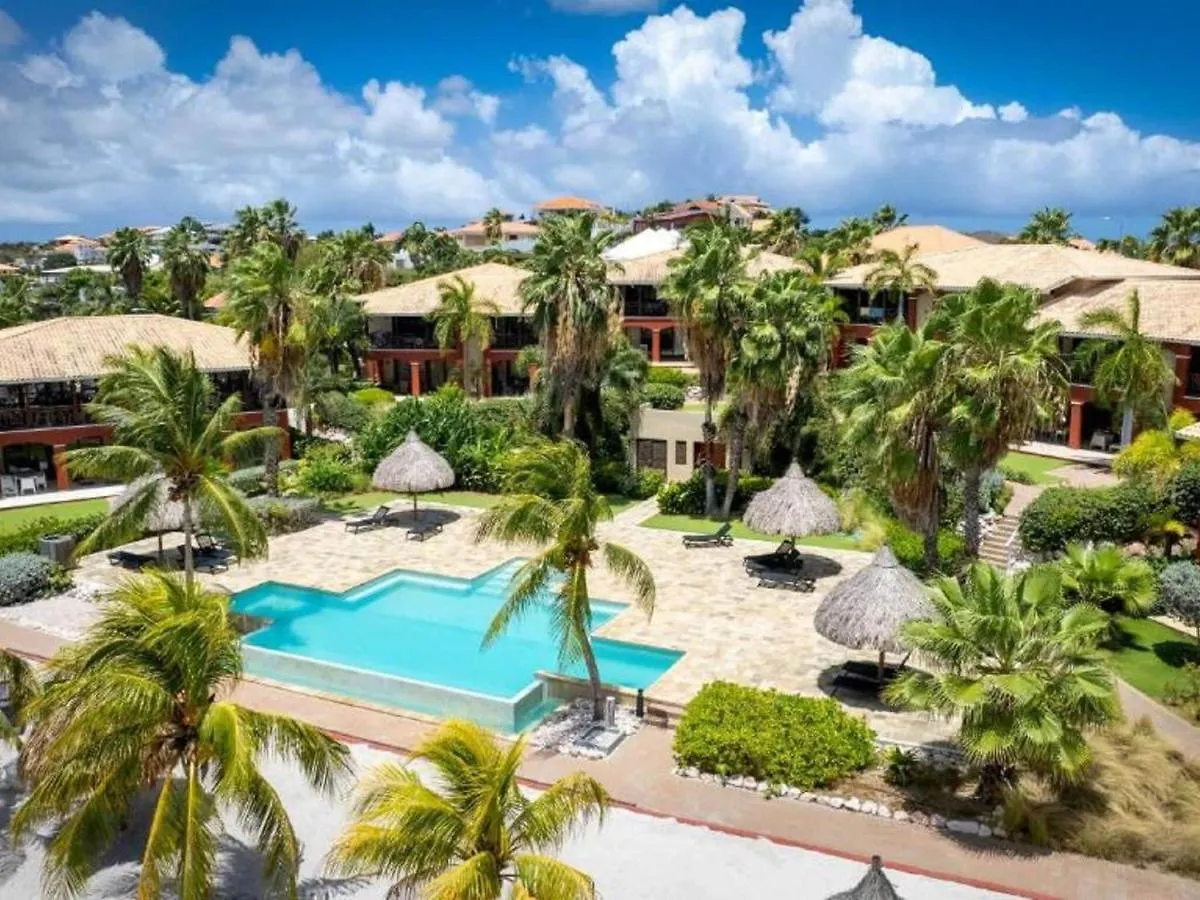 Lush Holiday Home In Willemstad With Pool