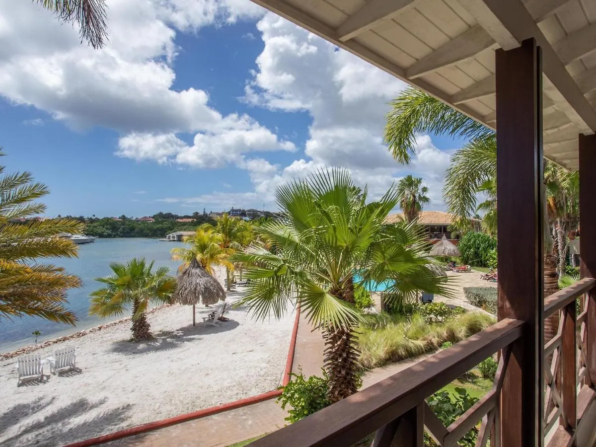Lush Holiday Home In Willemstad With Pool