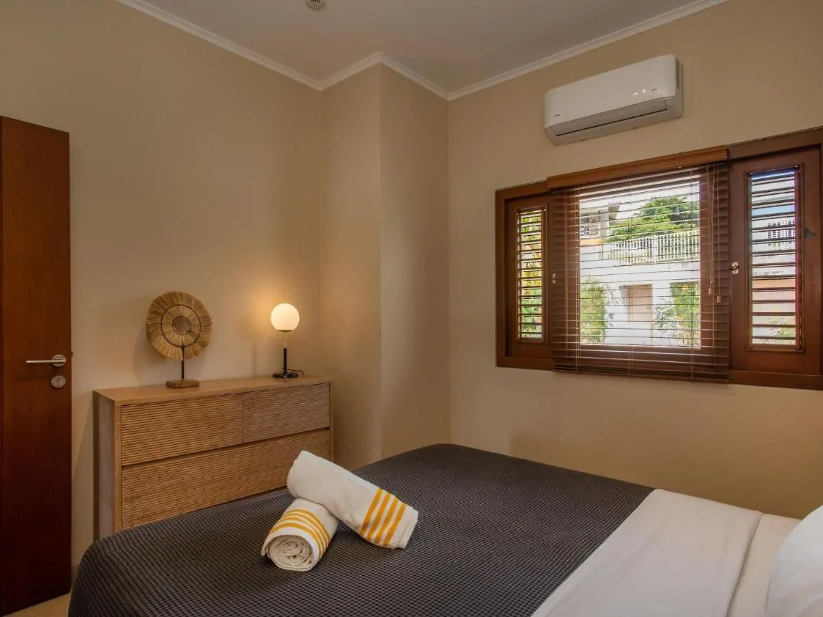 Lush Holiday Home In Willemstad With Pool